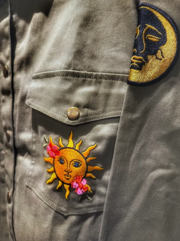 Camisaco con bordado Mi Sol, Mi Luna y Todas Mis Estrellas - Imagen 2